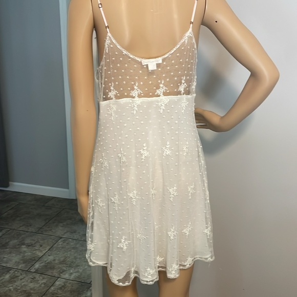 Flora Lace Dainty Nighty Medium - Picture 5 of 9